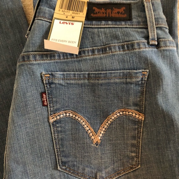NWT Levi’s Bootcut Jeans - Picture 7 of 7